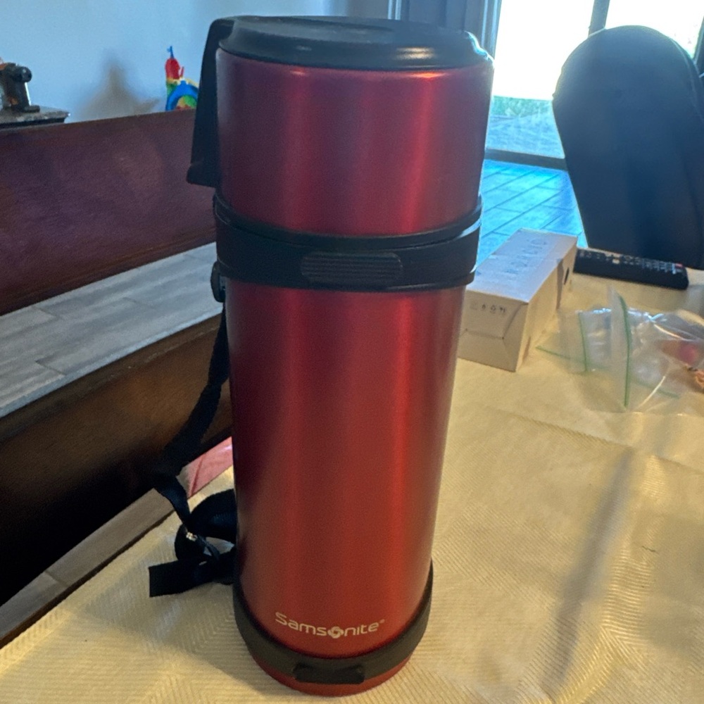 Samsonite Red Insulated Thermos